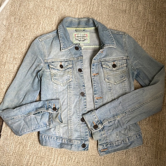 abercrombie kids light wash denim jacket - Picture 1 of 7